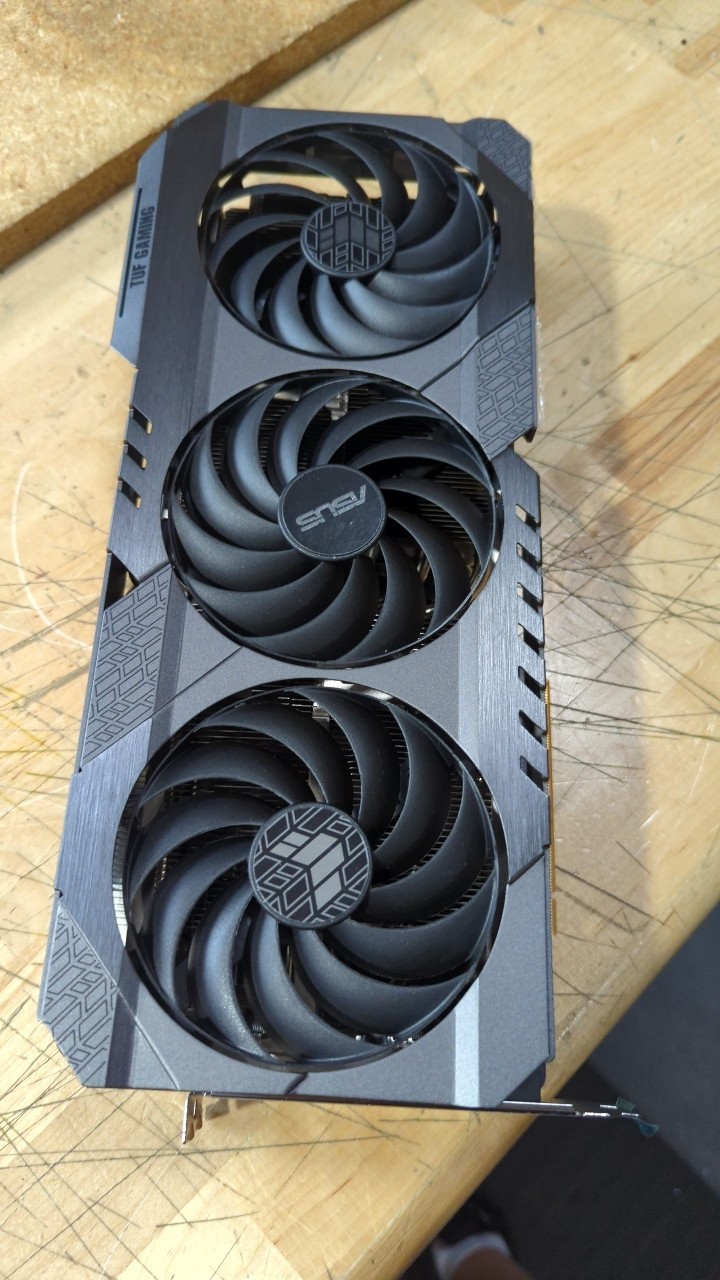 BH 부품 특가: Asus GeForce RTX 409 - Rtx 4090 24Gb Graphics Card 리뷰 및 가격